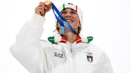 La italiana Flora Tabanelli dedica su medalla de bronce tras conseguirla en Milán-Cortina