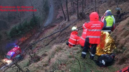 Un momento del rescate realizado por bomberos voluntarios de Goizueta