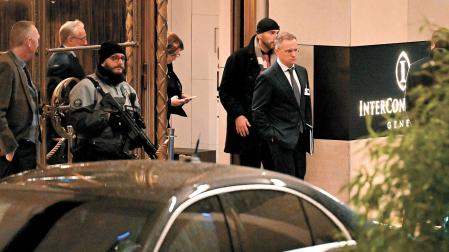 El jefe de la delegación rusa, Vladímir Medinski, salía ayer del hotel de las negociaciones en Ginebra