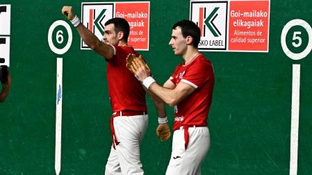 Ezkurdia y Altuna celebran su pase a semifinales.