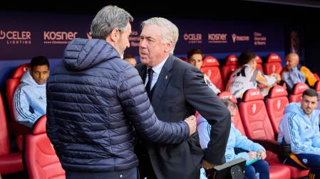 Vicente Moreno y Carlo Ancelotti, en el Osasuna-Real Madrid de la pasada temporada