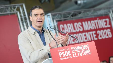 El secretario general del PSOE y presidente del Gobierno de España, Pedro Sánchez, durante un acto, en la Sala Turbinas de La Térmica Cultural, a 22 de febrero de 2026, en Ponferrada, León, Castilla León (España).