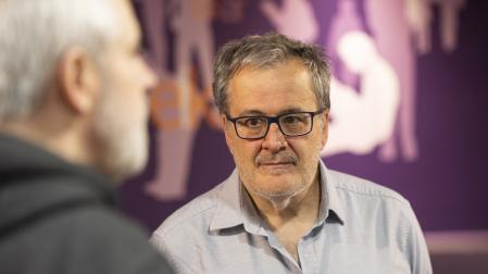 Fernando Mikelarena, en la presentación de su nueva novela, 'Asesinato en la conspiración'