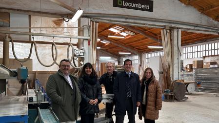 El consejero Irujo en su visita a las instalaciones de la empresa Lecumberri en Buñuel