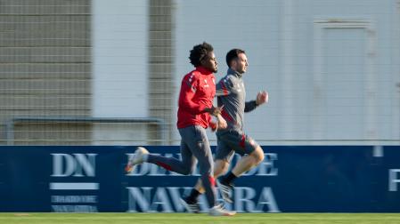 Enzo Boyomo, corriendo este martes en Tajonar