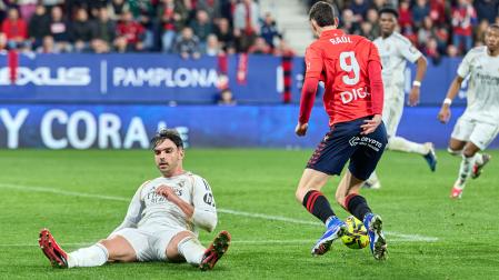 Raúl García de Haro, tras recortar a Asencio antes de marcar el 2-1. Había recibido en posición legal la asistencia de Raúl Moro