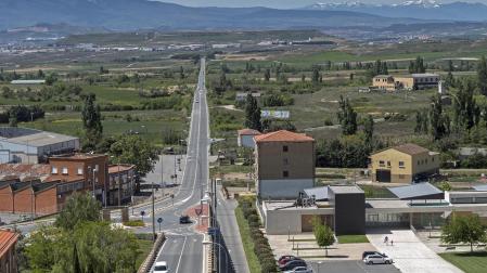 Tramo de la carretera Viana-Logroño al paso por la localidad navarra