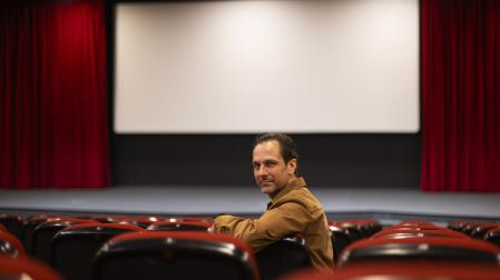 Luis Galán, director del documentl 'Wuhan zona cero' en la Filmoteca de Navarra.