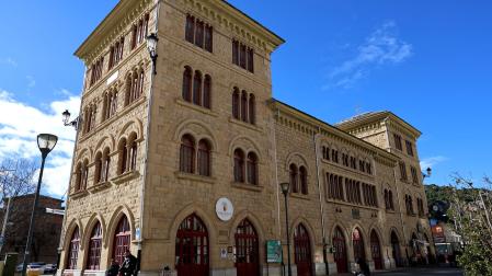 Sede del consorcio turístico hasta este viernes, con el logo sobre la puerta de la planta baja de la estación