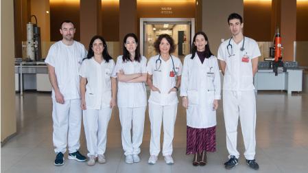 Facultativos integrantes de la Sección de Nutrición del HUN. De izda a dcha: Jorge Rojo, Maite Pérez de Ciriza, Sonsoles Botella, Ana Zugasti (jefa de la Sección de Nutrición), Amelia Marí y Miguel Martí.