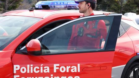 El agente de Policía Foral que realizó un torniquete a la mujer de 59 años herida en Sarriguren