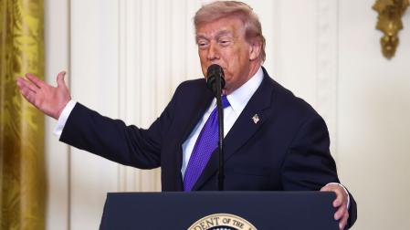 El presidente de Estados Unidos, Donald Trump, durante su intervención ante los medios este lunes en la Casa Blanca