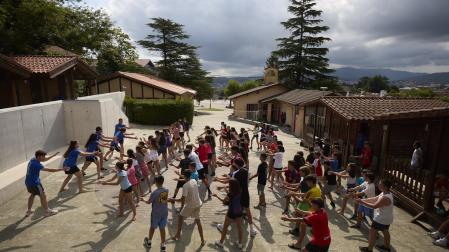 Participantes en el campus de verano de las Colonias de Hondarribia, en una imagen de archivo.