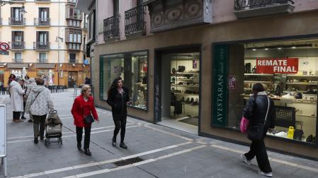 A: EDUADRDO BUXENS F: 03 MARZO 2026 L: PAMPLONA  - CALLE  ZAPATERÍA T:  REPORTAJE DESAFÍOS DE NAVARRA - EL COMERCIO EN NAVARRA -