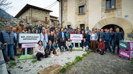 Foto de los asistentes y participantes en el segundo encuentro