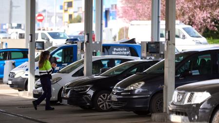 La afluencia de vehículos por las gasolineras ha aumentado estos días