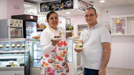 El matrimonio formado por Olga Lucía Vacca Soto y Álvaro Moreno Castaño, en su pastelería Mi Dulce Locura