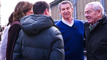 El presidente del Partido Popular, Alberto Núñez Feijóo, asiste a un desayuno con afiliados en Palencia