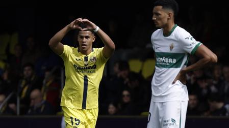Mouriño (Villarreal) celebra el gol anotado ante el Elche