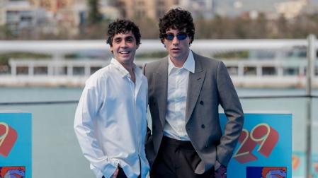 Los productores Javier Calvo (d) y Javier Ambrossi (i) posaN durante el photocall de la película ‘Mi querida señorita’ durante la 29ª edición del Festival de Cine de Málaga