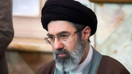 Mojtaba Jameneí, hijo del fallecido ayatolá, ha sido elegido como líder supremo de Irán