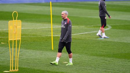 Antoine Griezmann durante el entrenamiento previo al choque contra el Tottenham en la Ciudad Deportiva Wanda Atletico de Madrid