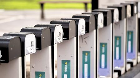 Una de las estaciones de bicis de la UPNA vacía desde hace semanasUna estación sin bicis en una imagen reciente. IRATI AIZPURUA