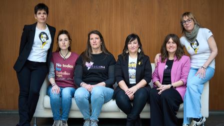 De izda a dcha: Lara Iniesta, Itsaso Vilchez, Nora Villanueva, Neresa Barba, Marisa Alamán y Espe Ciriza.