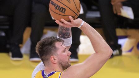 Luka Doncic, en un partido con los Lakers