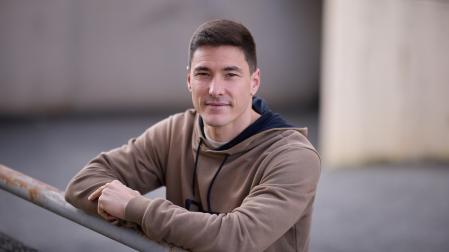 El pamplonés Gorka Laborda, que se retiró en junio del 2024 en el Izarra, dirige al Doneztebe, líder de la Autonómica