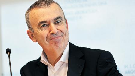 Lorenzo Silva confesó el martes en Pamplona que ahora que no ejerce la profesión de abogado la añora
