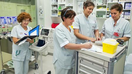 Personal sanitario del SNS-O en su puesto de trabajo