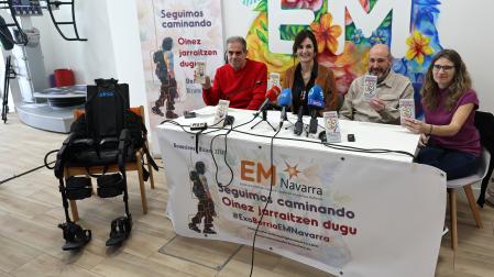 Desde la izda.: Juan Larreta, Silvia Lorea (presidenta de la asociación), Luismi Saragüeta y Beatriz Urrizola