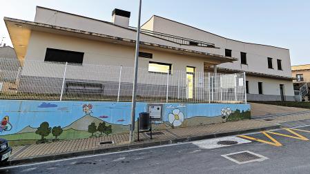 Exterior del centro de día de Larraga, en cuya parte superior se habilitarán los apartamentos tutelados