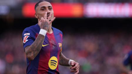 Raphinha celebra sus tres goles contra el Sevilla