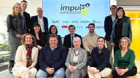 Foto de familia durante la presentación de la XIV edición de "Impulso Emprendedor"