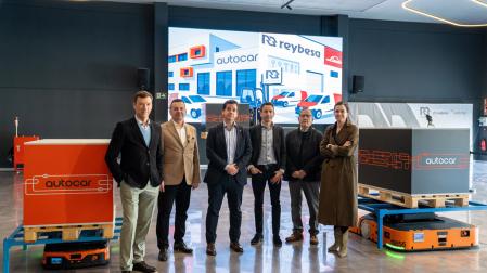 El consejero Mikel Irujo ha visitado las instalaciones de Autocar, la filial de automatización del Grupo Reybesa, situada en el polígono de Arazuri-Orkoien