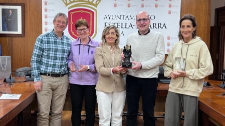 Desde la izquierda, Alberto Araiz, Cristina Pinillos, Marta Azcona, Javier Riezu y Marta Puente.