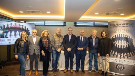 Presentación de Desafío Empresas 2026, que comenzará el 21 de marzo. De izquierda a derecha, Idoia Altadill, Felipe Hernández, Marta Pérez-Nievas, Luis C. Gutiérrez, Tomás Alarcón, Gorka Berraondo, Carlos Luna e Irene Guede