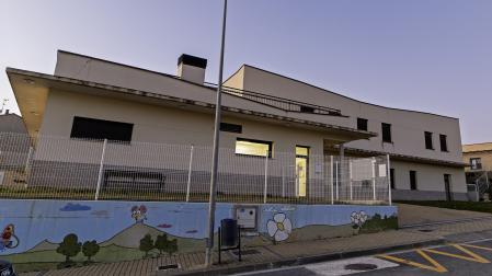 Exterior del centro de día de Larraga