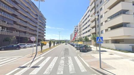 Vista de la calle Fernando Remacha en la que se ha producido el atropello