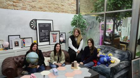 El equipo de La Bajera:desde la izquierda, Ohiane Larreñegui Goñi;Maider Etxaleku Esteiro;Adriana Eransus Azpilicueta y María Leache Gárriz