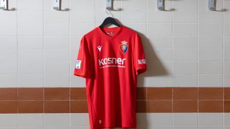 Osasuna homenajea a 'los indios' de Pepe Alzate con su camiseta para la jornada retro