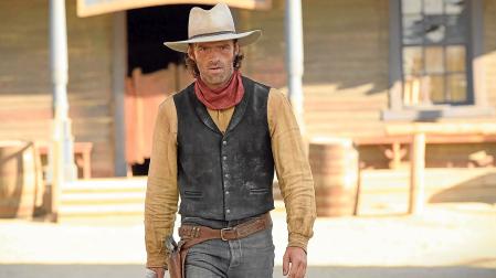 Alban Lenoir en ‘Lucky Luke’. Abajo a la izquierda, Lisa Kudrow en ‘The Comeback’. Abajo a la derecha, Jacob Dudman en ‘Scrubs’