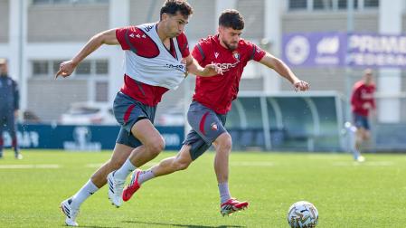 Lucas Torró e Iker Muñoz, en acción en el último entrenamiento