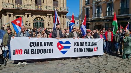 Concentración en Pamplona en apoyo al pueblo cubano