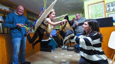 El Ángel de Tudela, Emma Madorrán Ojuel, en el ensayo final en la bodega de la familia Gambra-Arregui.
