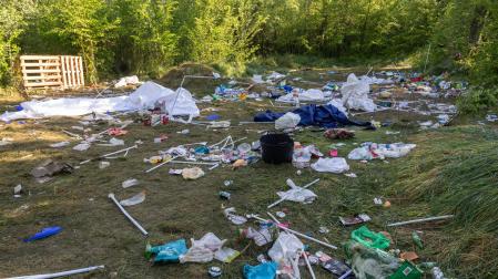 Estado en el que quedó el paraje de Las Norias de Tudela tras la fiesta del Día del Ángel del pasado año