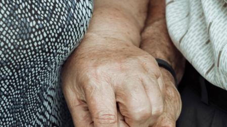 La tercera edad es uno de los colectivos más vulnerables a las conductas suicidas