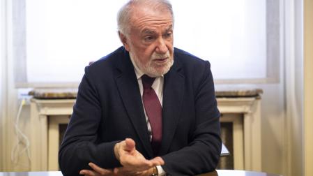El exministro de Interior Jaime Mayor Oreja en la entrevista concedida a Diario de Navarra con motivo de la presentación de su libro 'Una verdad incómoda'